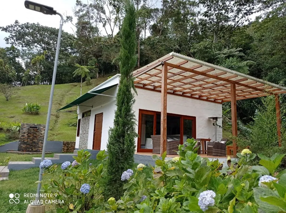 Las Aguilas Villa Cali
